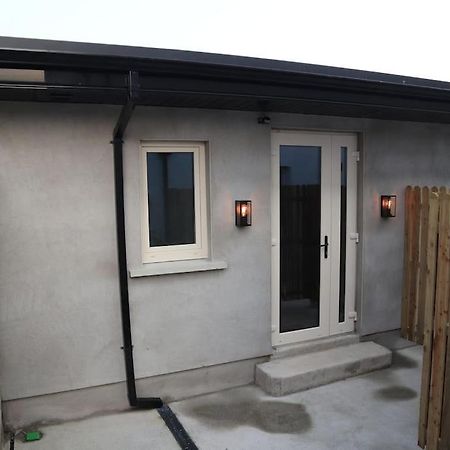 Modern Studio Apartment In Cashel Exterior photo