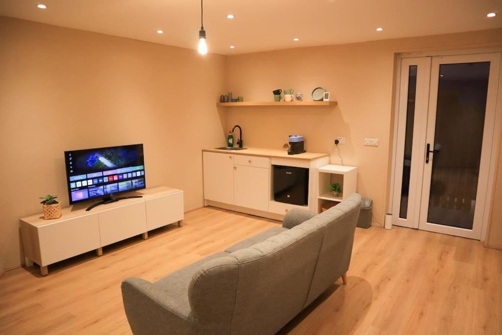 Modern Studio Apartment In Cashel Cashel  Exterior photo